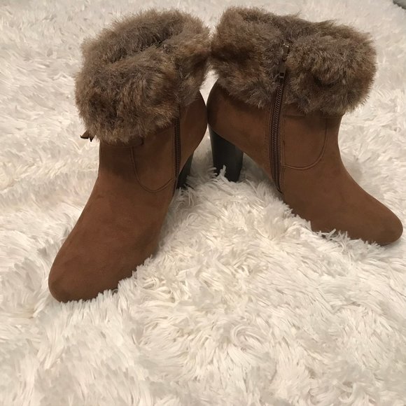 DANA BUCHMAN Faux Fur Fashion Ankle Boots Size 6,5 - Picture 3 of 8